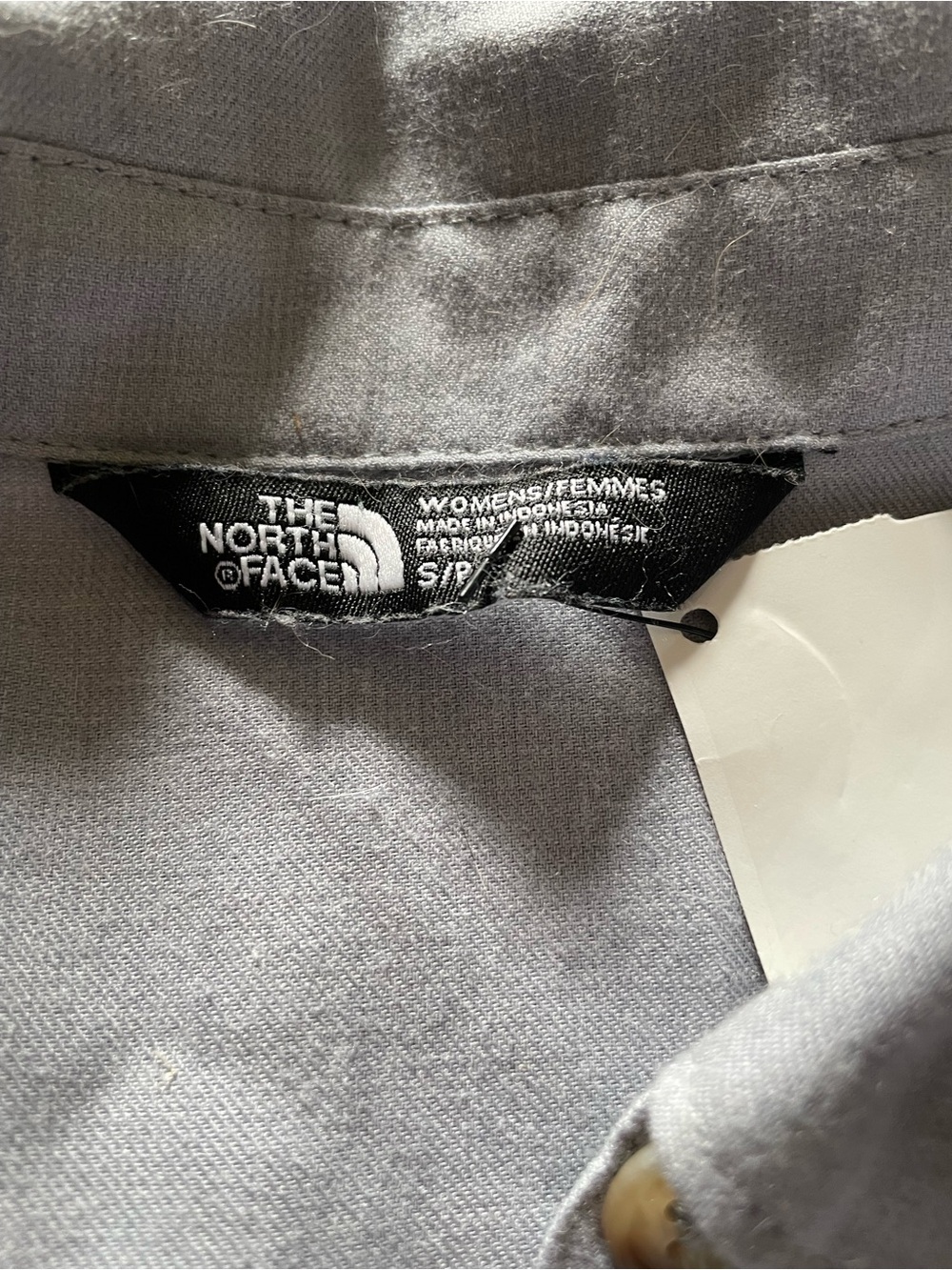 North Face Women's Light Gray Button Down Long Sleeve Shirt